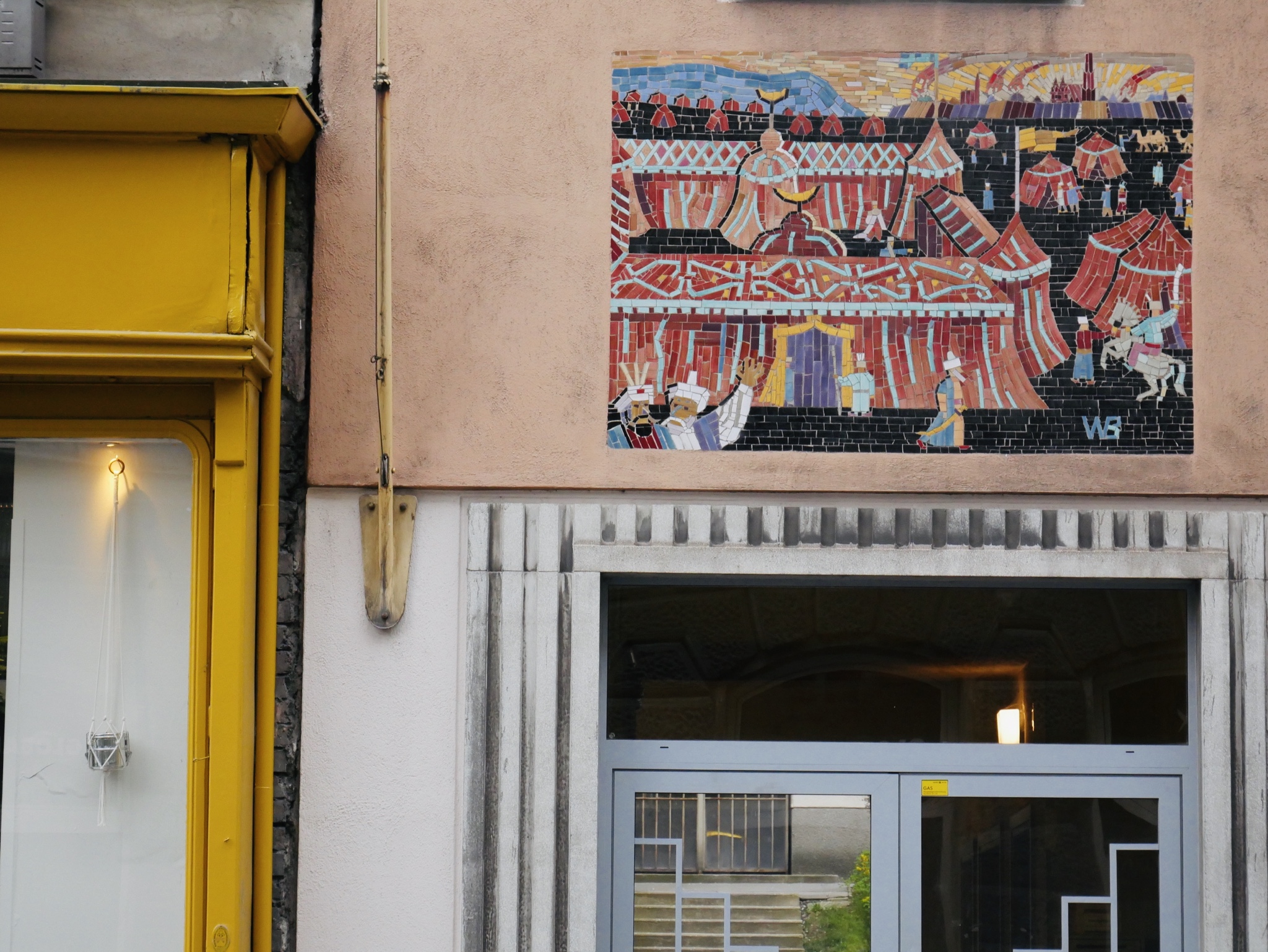 Fassadenkunstwerk Neustiftgasse/Kirchengasse