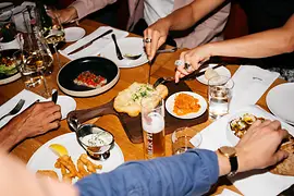 Comida sobre una mesa