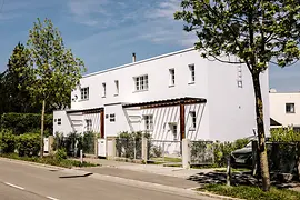 View of the façade of a semi-detached house by Arthur Grünberger in the Werkbund Estate