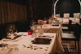 Artner Restaurant on Franziskanerplatz, table set
