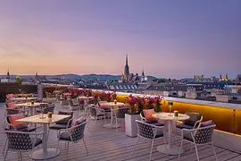 Rooftop Bar Ritz-Carlton, Aussicht auf den Stephansdom