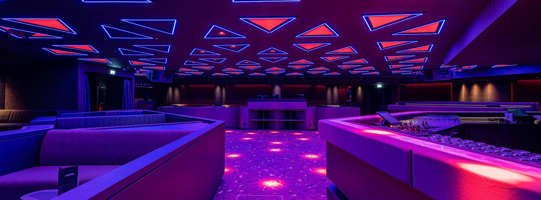 Large hall in Club Passage 