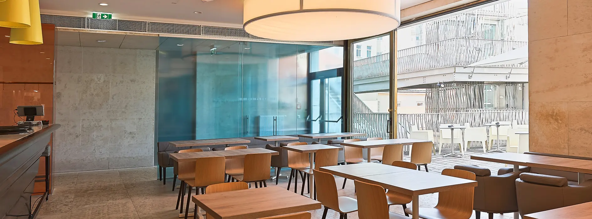 Coffee Leopold, interior view