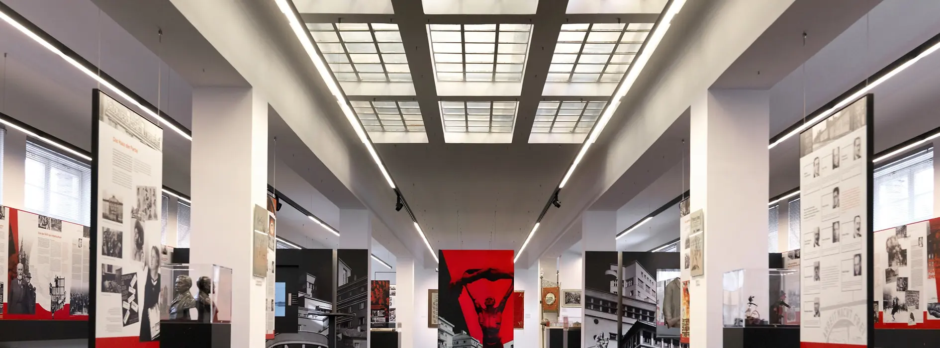 Exhibition view: "Das rote Wien im Waschsalon" ("Red Vienna in the Laundry Room")