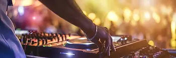 DJ a táncparketten