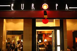 Vue extérieure d'un bar