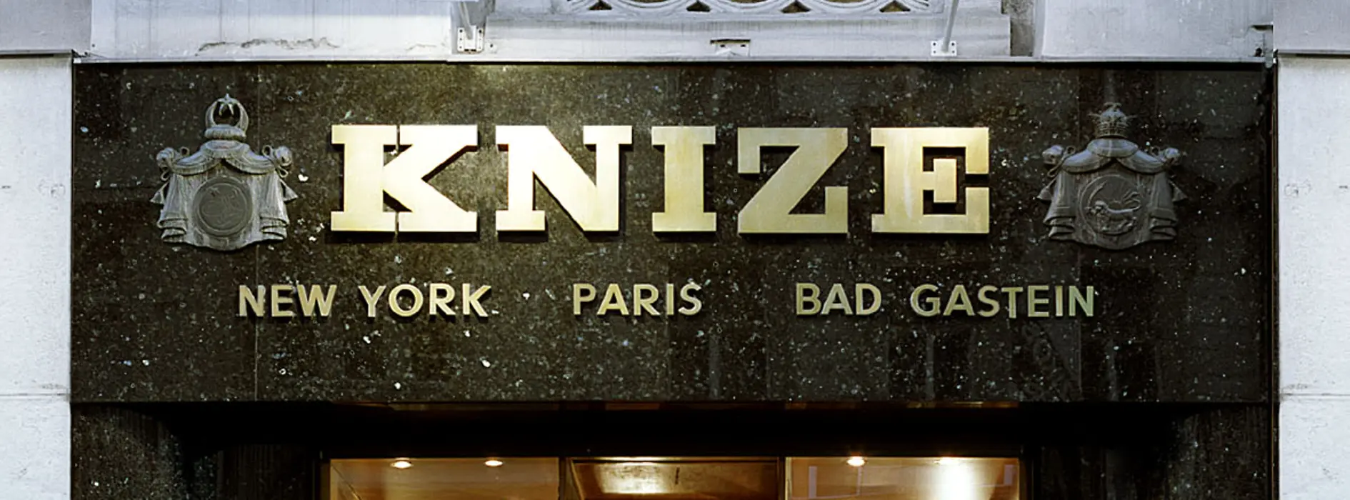 Puerta del comercio Kniže 