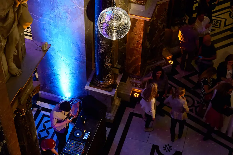 DJs at work in the Kunsthistorisches Museum Wien