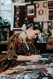 La styliste Lena Hoschek dans sa boutique
