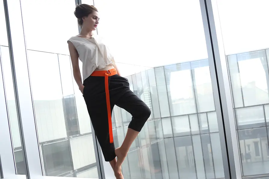 Women with fashion by the label "Liniert" 