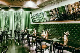 Restaurant branché Motto, intérieur 