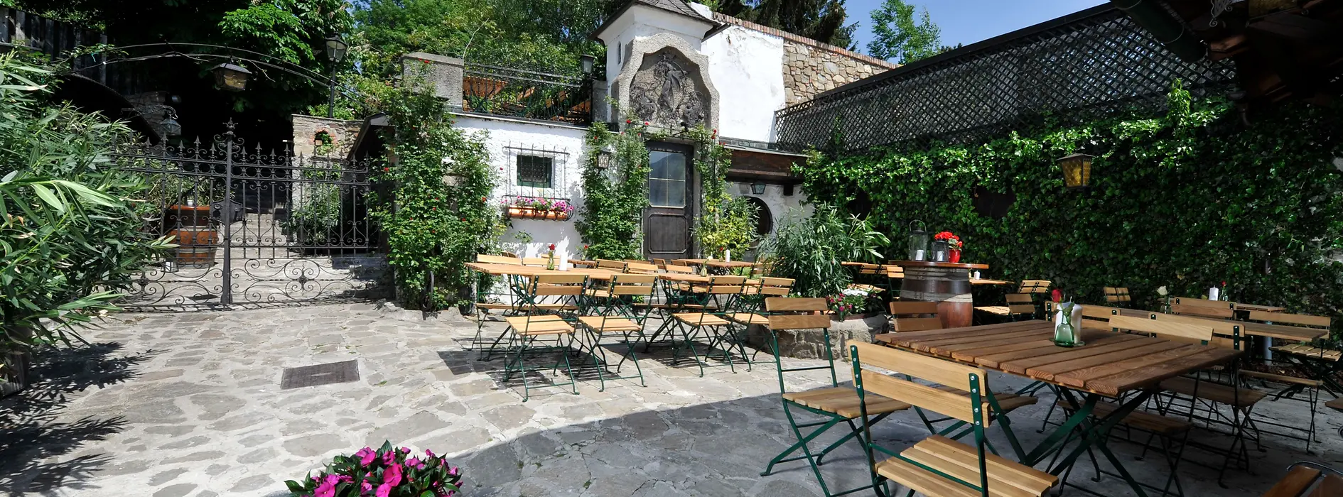 Müllers Heuriger & Weingut, cour intérieure