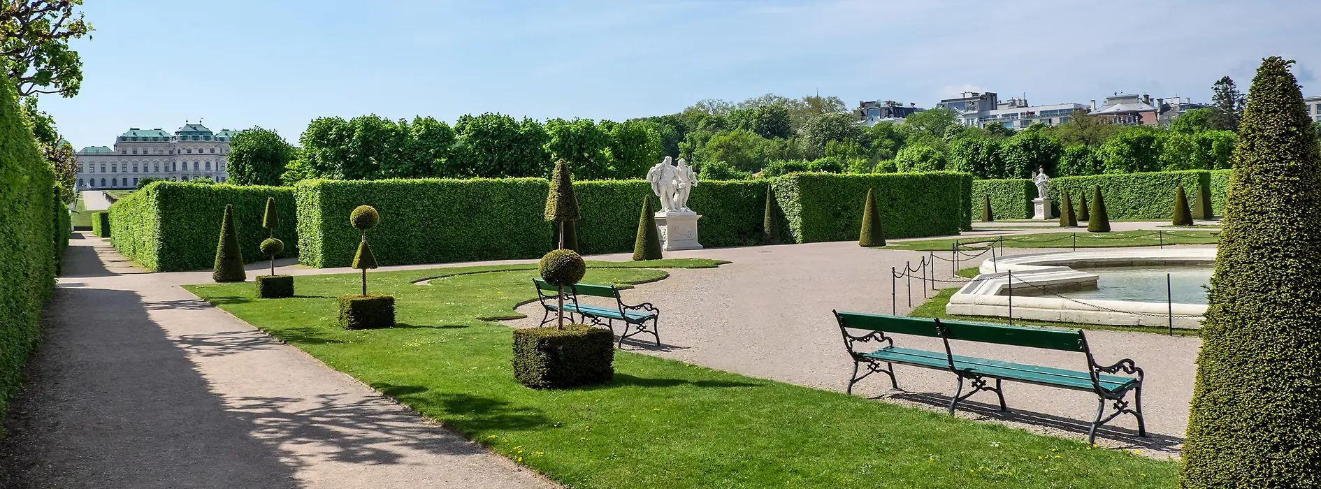 Belvédère supérieur vu du jardin 
