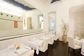 Restaurant Porcelain from the inside