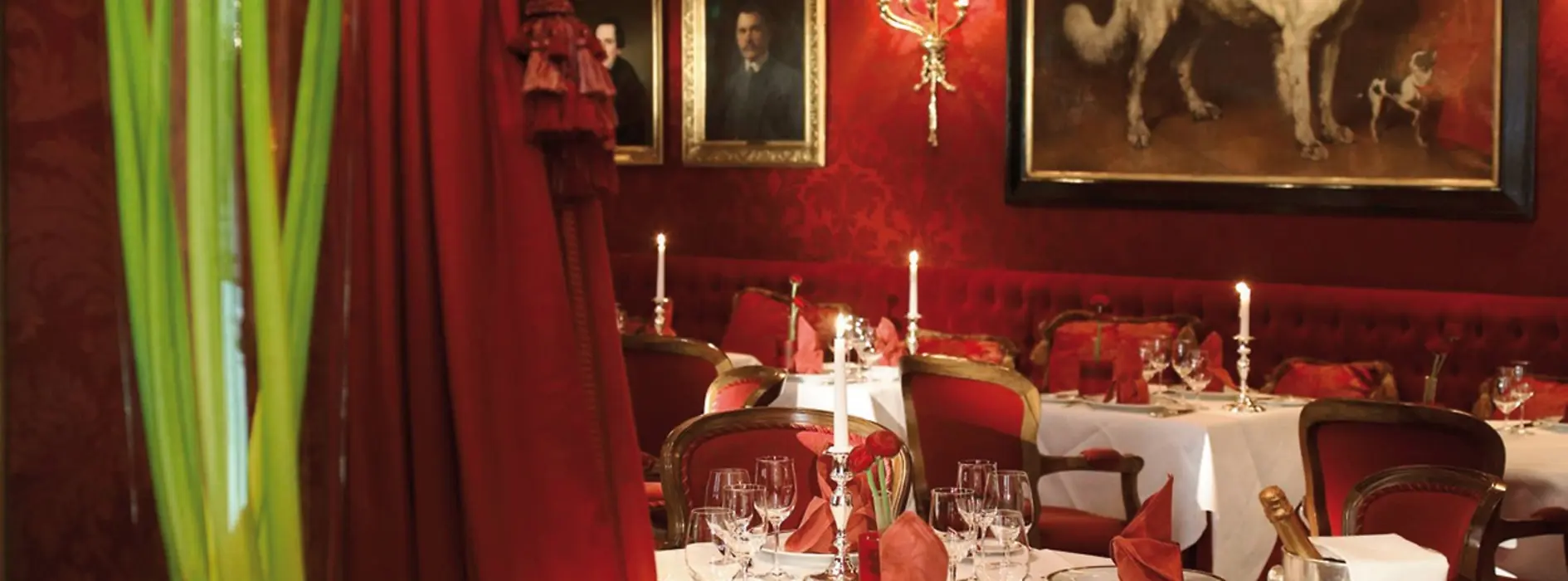 Rote Bar im Sacher