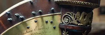 Sammlung alter Musikinstrumente, close-up harp - collection of old musical instruments