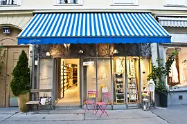Innenansicht Shop stattGarten