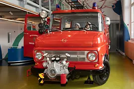 Kinder im Feuerwehrauto im Erlebnisbereich minTi im Technischen Museum Wien