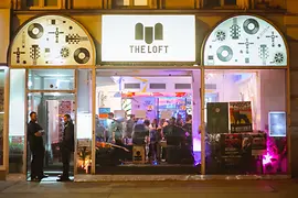 Außenansicht des Lokals "The Loft"