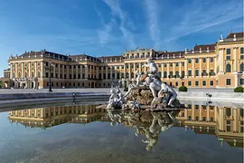 The Ehrenhof fountain in front of Schönbrunn