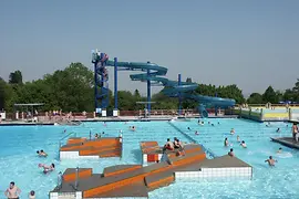 Schafbergbad, outdoor pool, slide in the background