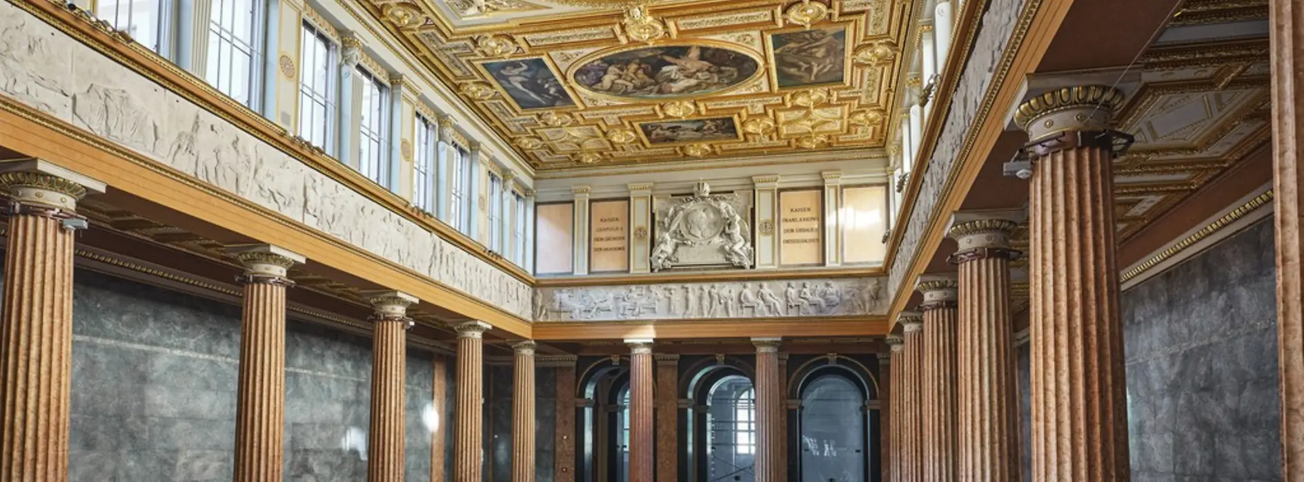 Akadémiai épület a Schiller téren – Aula