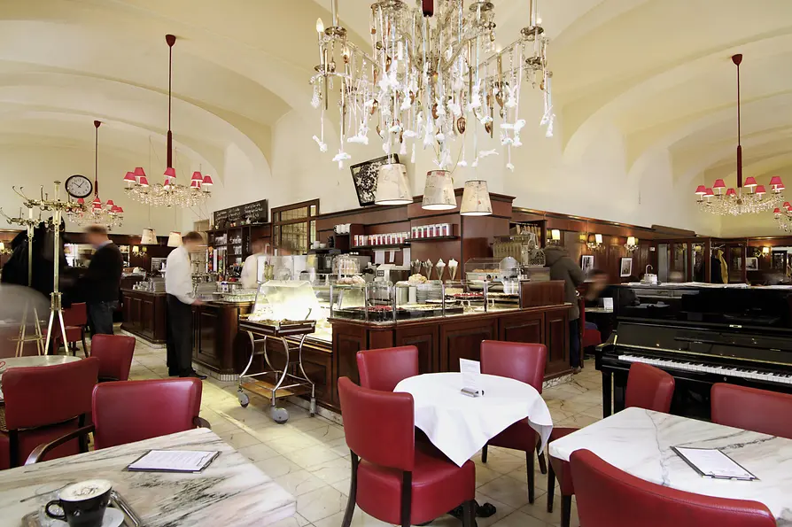 Kavárna „Café Diglas“: Vnitřní pohled