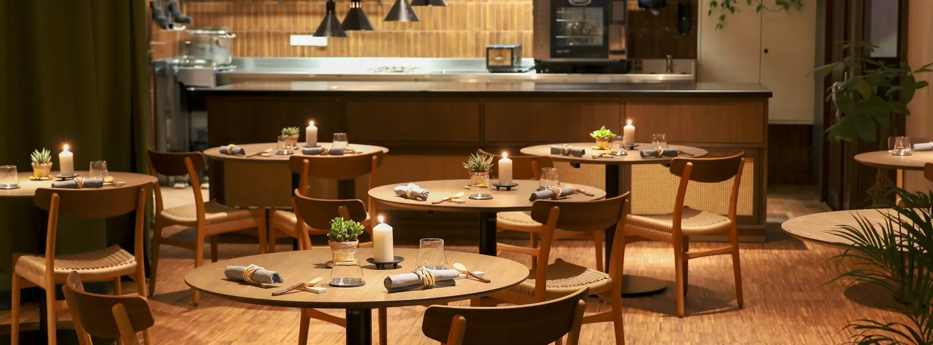 Restaurant Z’som, Innenansicht, Gäste