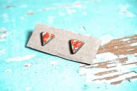 Birdly – earrings made from layers of graffiti paint