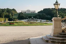 Vedere a Gloriettei din Palatul Schönbrunn