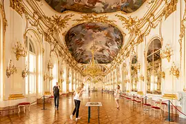 Palatul Schönnbrunn, O mare galerie