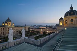 Vue sur le MuseumsQuartier, le Musée d’Histoire Naturelle, le musée d’Histoire de l'art