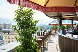 Hotel Motto Rooftop-Bar Chez Bernard, Sommertag, Blick über Wien