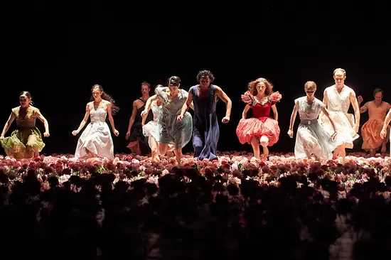 Tanztheater Wuppertal Pina Bausch + Terrain Boris Charmatz: Nelken. 