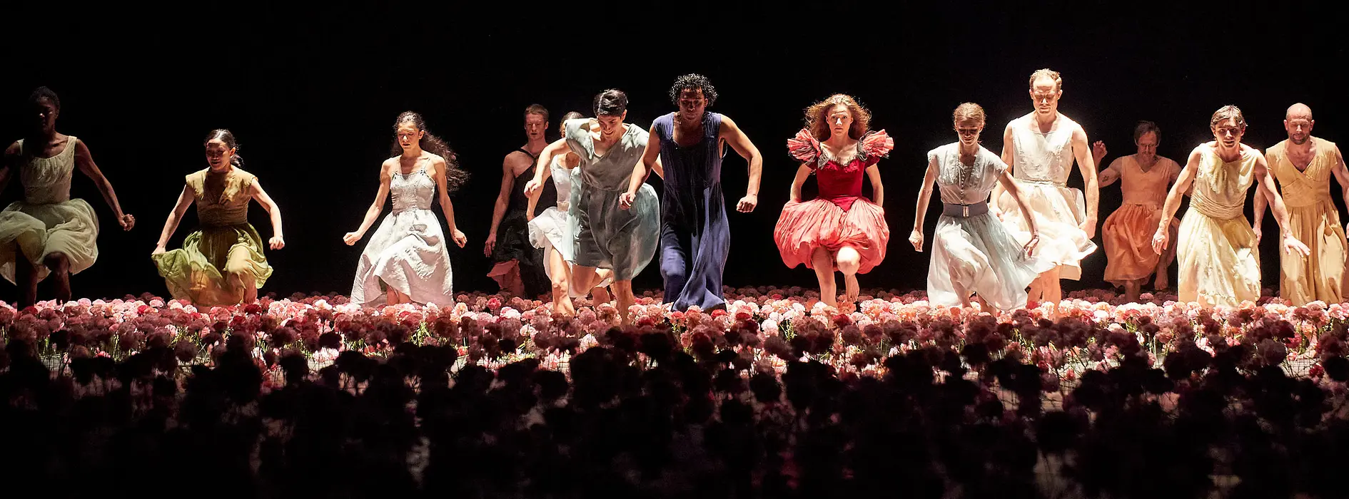 Tanztheater Wuppertal Pina Bausch + Terrain Boris Charmatz: Nelken. 