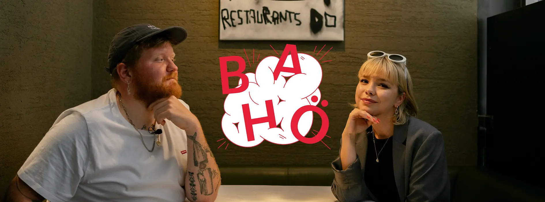 Chefkoch Lukas Mraz und Food-Influencerin Yules, im Vordergrund Podcast-Logo Bahö