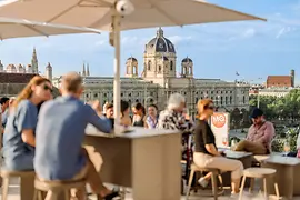 Bar rooftop au MuseumsQuartier