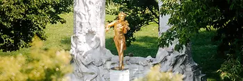 Statuia aurită a regelui valsului Johann Strauss Sohn din Stadtpark din Viena.