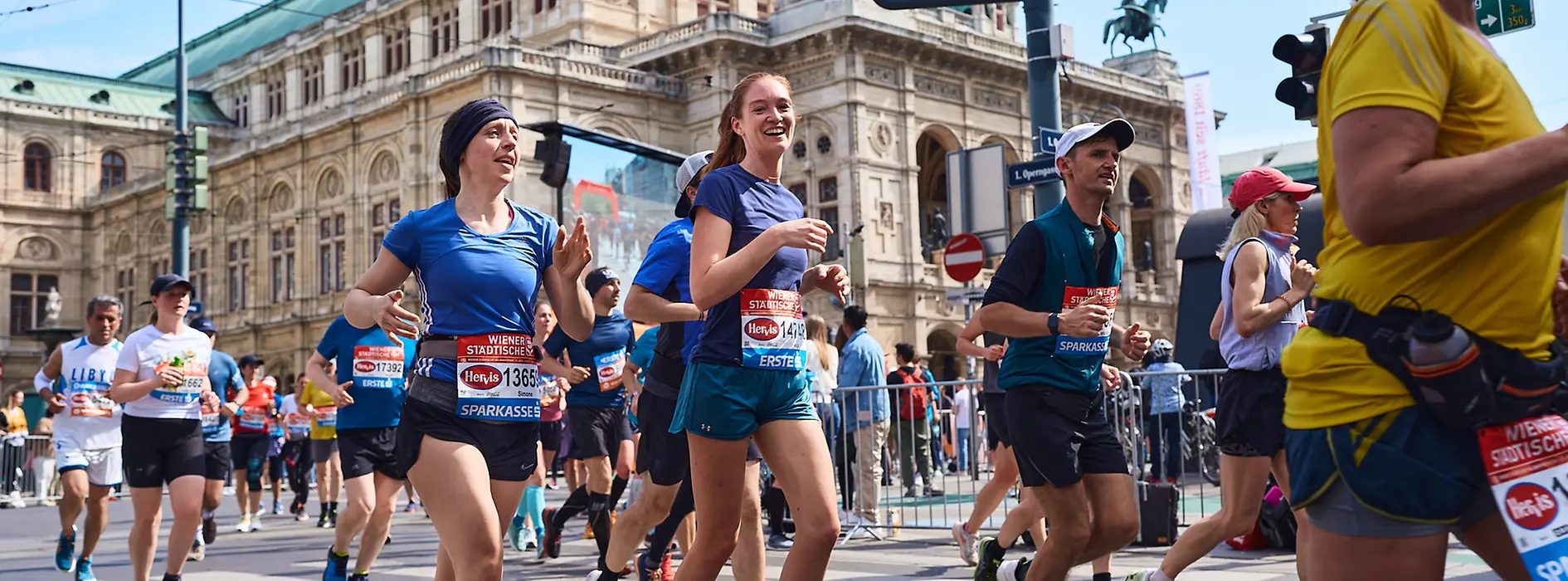 Course sur le Ring en passant devant le Burgtheater