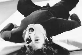 Marina Abramović, aus der Performance Freeing the Voice, 1975
