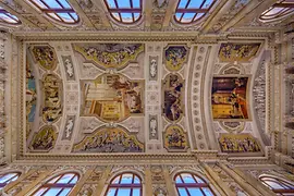 Vue sur les peintures de plafond du Burgtheater