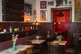 Zum Roten Bären Beisl, vista interior